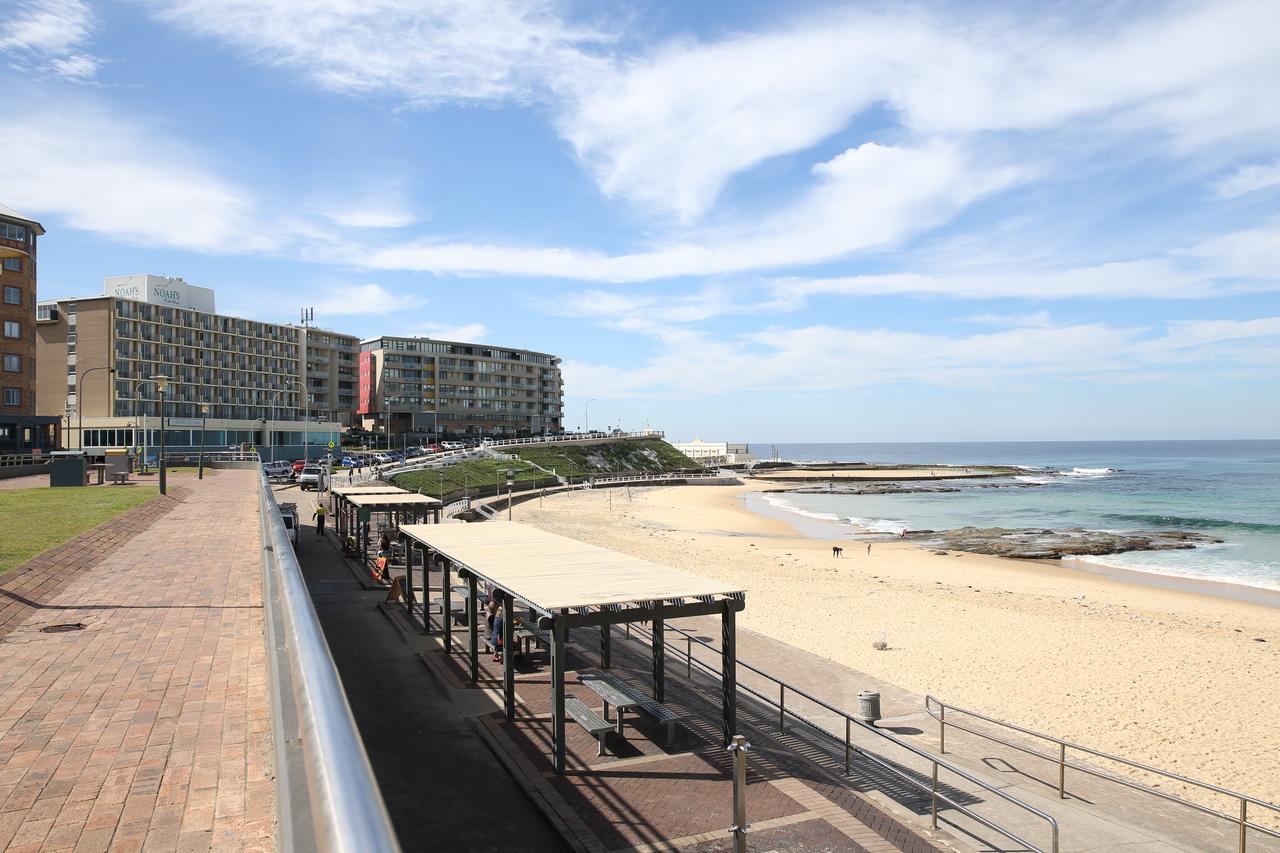 Arena Luxury Beachfront Apartment Newcastle Eksteriør bilde