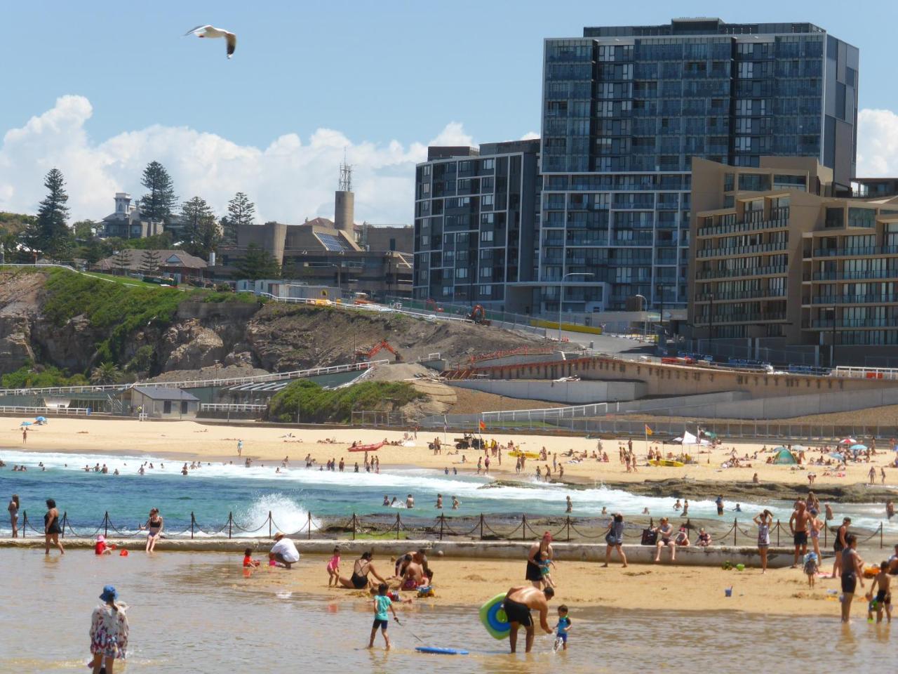 Arena Luxury Beachfront Apartment Newcastle Eksteriør bilde